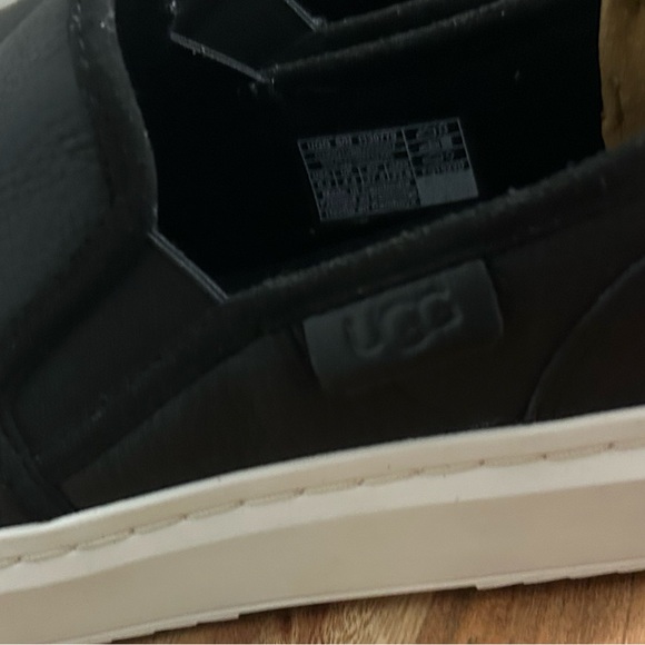 UGG New Black Leather Slip-On Shoes - Picture 4 of 7